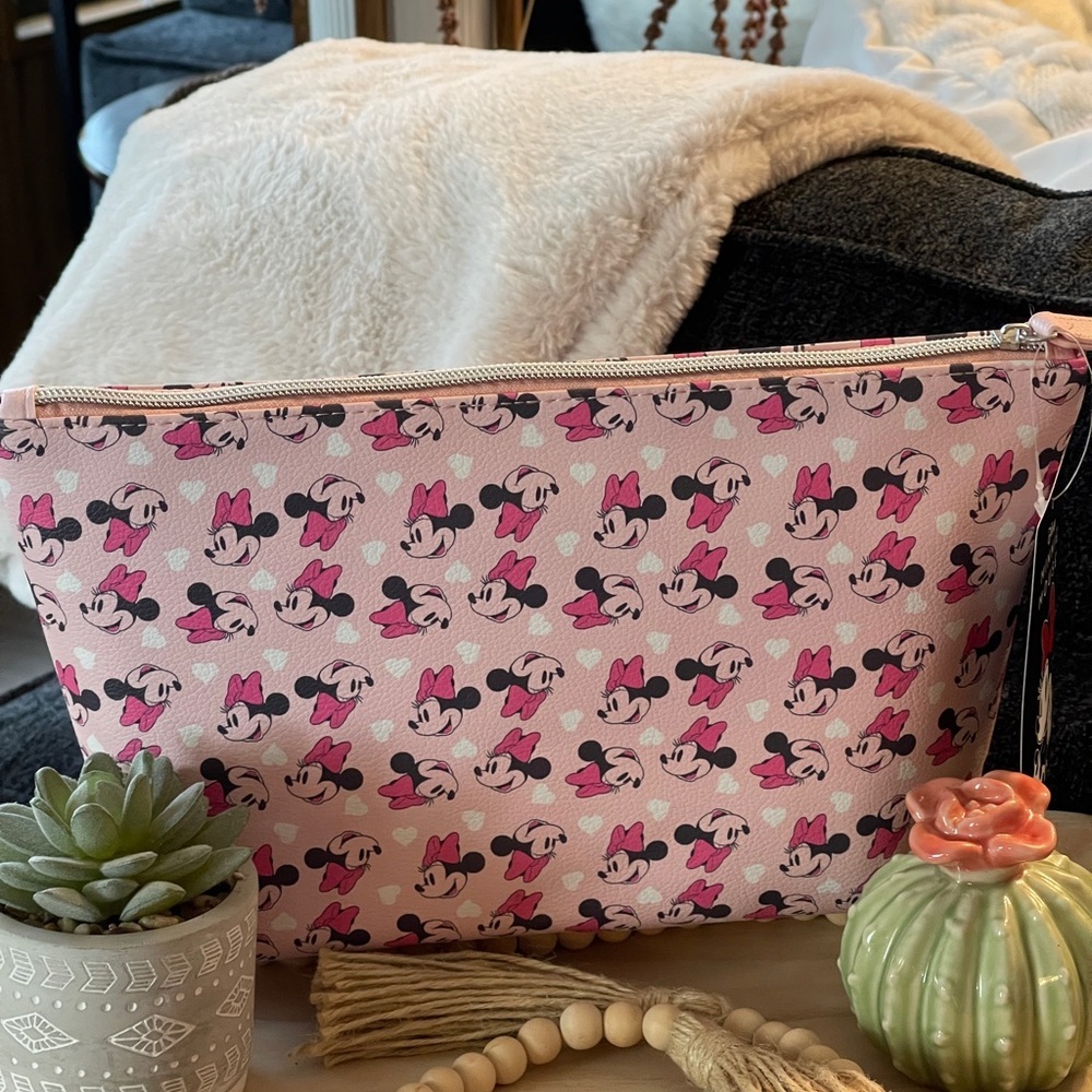 DISNEY Minnie Mouse Makeup Bag - Picture 7 of 11